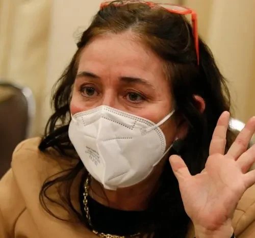 Diputados interpelan a Ministra de Salud Begoña Yarza por gestión en pandemia: Contratos de vacunas bajo la lupa